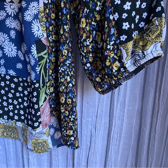 Mixed Print Lace Blouse - Picture 3 of 6